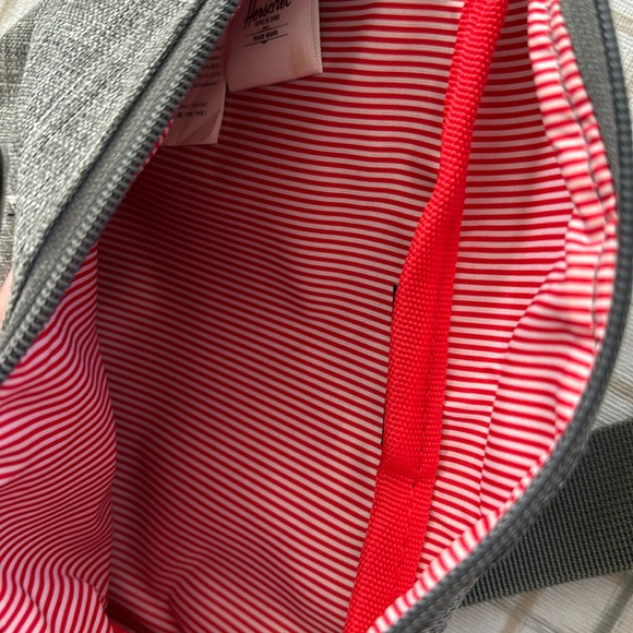 Herschel Fanny Pack - Picture 3 of 6